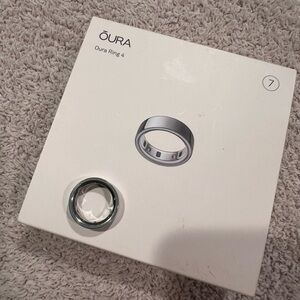 Oura Ring 4 - Silver